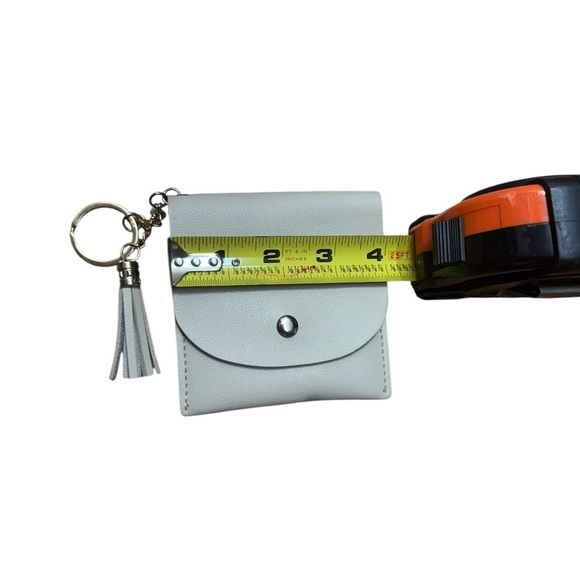 Lark & ives.  Cream and Tan Leather Wallet with Keyring and Tassel - Picture 6 of 7